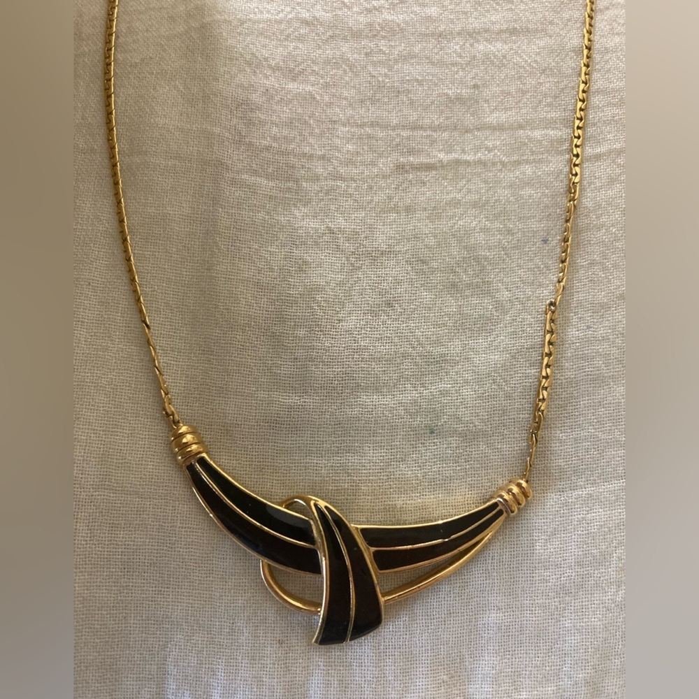 Trifari Vintage Necklace Black Enamel Gold Tone‎